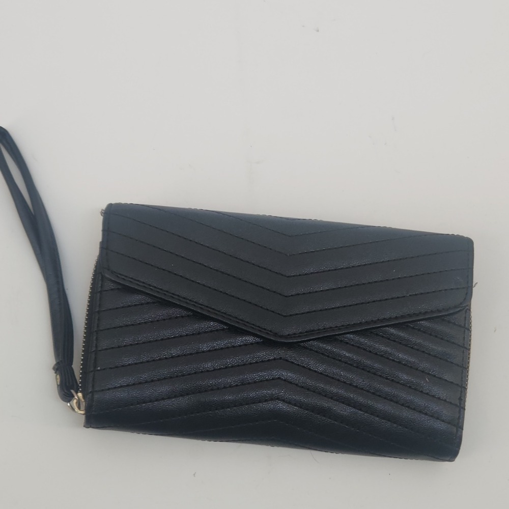 Black Chevron Pleated Faux Leather Zip Around Wristlet Organizer Wallet Purse 8"